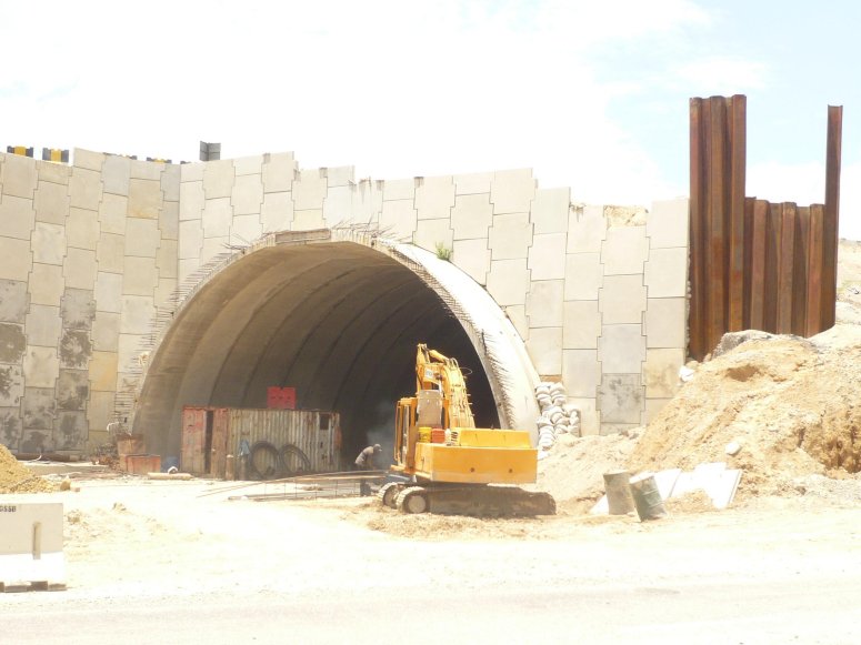 세렘반 세나왕 고속도로 터널 모델링