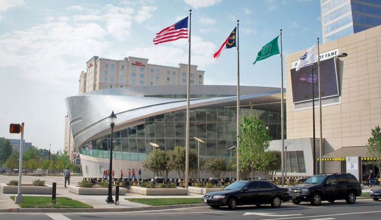 lusas_9312_2_nascar_ribbon_front_zahner_copyright_775